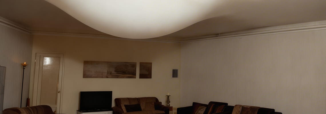 Как слить воду из натяжного потолка | «СтройАльянс»