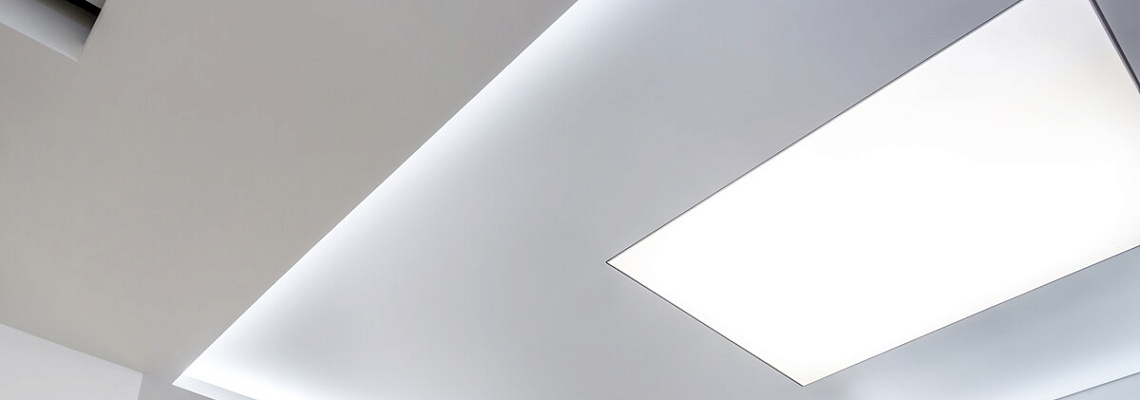 Какой натяжной потолок лучше: ПВХ или ткань? Полное сравнение