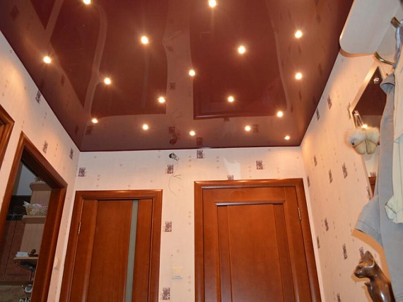 Глянцевые натяжные потолки