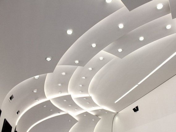 Фигурные натяжные потолки