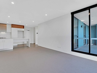 Как помыть натяжной потолок без разводов в домашних условиях