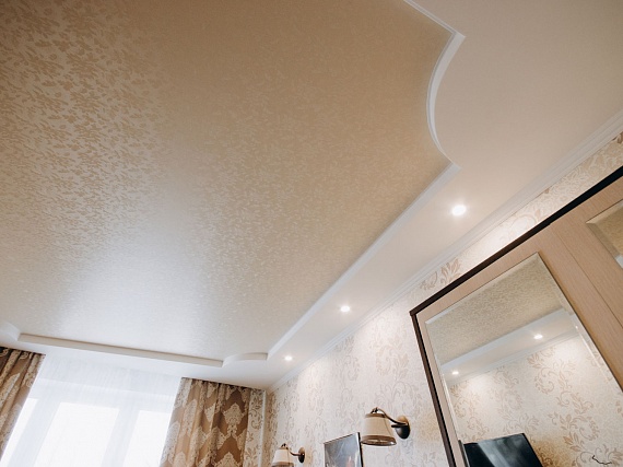 Фактурные натяжные потолки